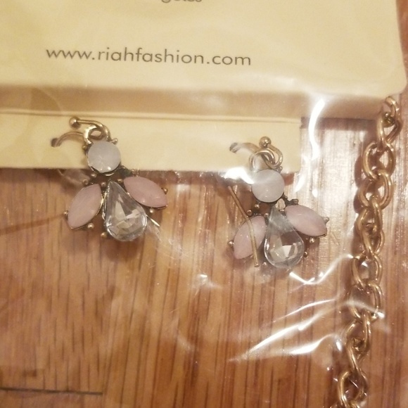 🔥One Left🔥Chunky Floral Statement Necklace - Picture 3 of 3